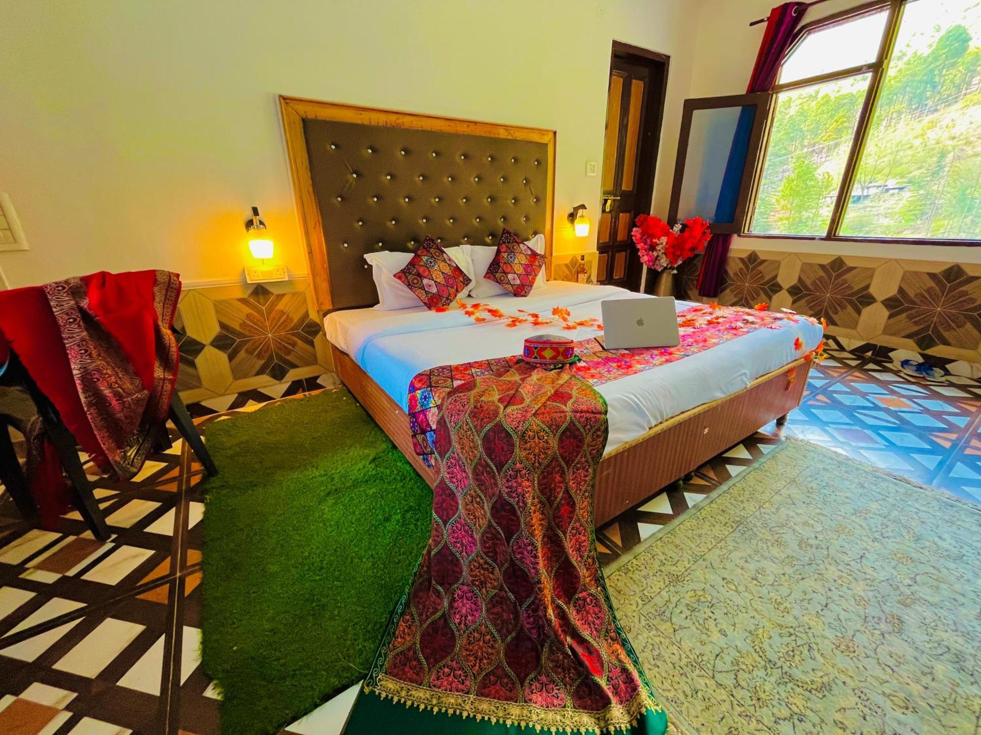 Hotel Pablo Escobar Kasol Extérieur photo