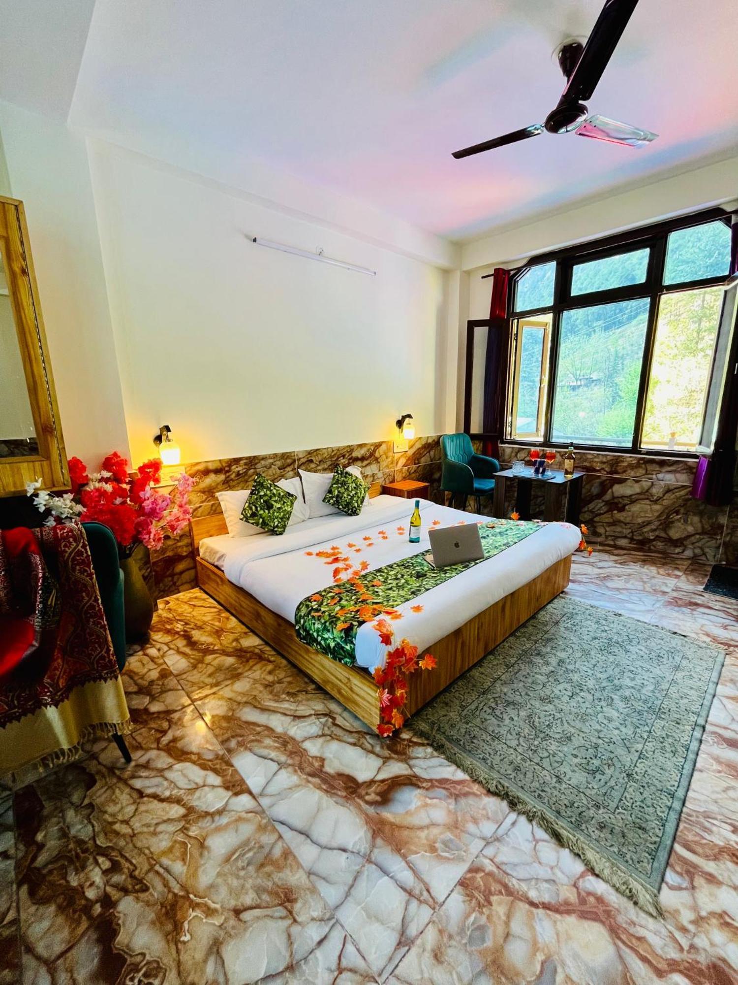 Hotel Pablo Escobar Kasol Extérieur photo